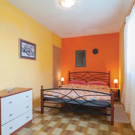 Apartman Awesome Apartment In Duce With Wifi *