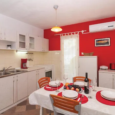 Apartment Cozy Apartment In Duce With Outdoor Swimming Pool *