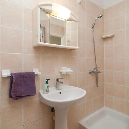 Cozy Apartment In Duce With Outdoor Swimming Pool Apartment Duce