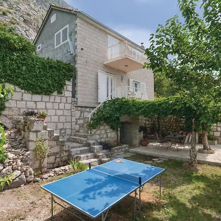 Cozy Apartment In Duce With Outdoor Swimming Pool *
