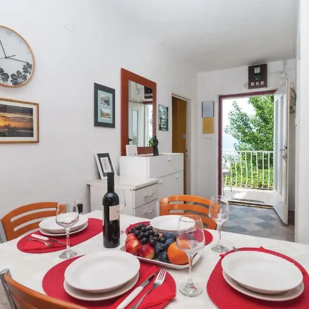 Cozy Apartment In Duce With Outdoor Swimming Pool Apartment Duce