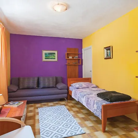 Apartment Cozy Apartment In Duce With Outdoor Swimming Pool *